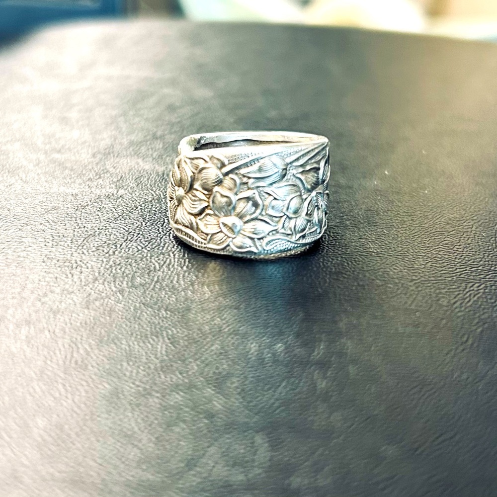 Beautiful HANDMADE 100% sterling spoon ring size 6